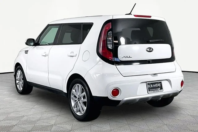 Used 2018 White Kia Plus image 4