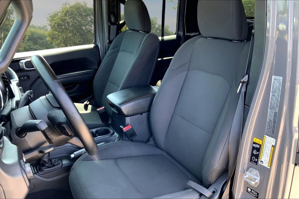 Used 2023 Gray Jeep Sport S image 22