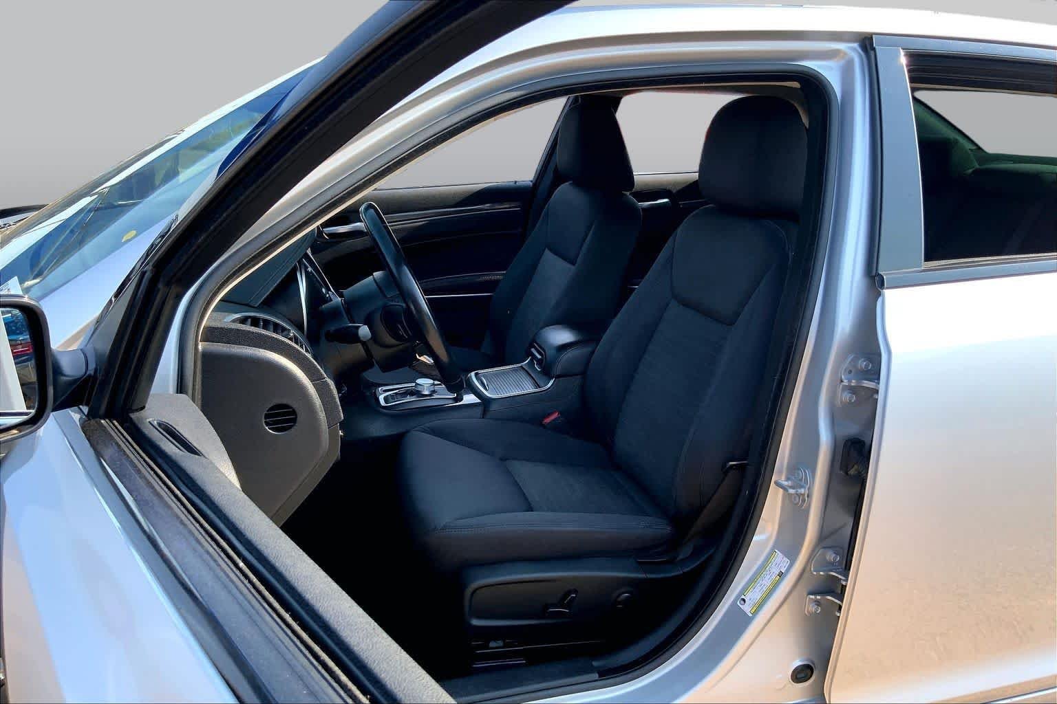 Pre-Owned 2022 Chrysler 300 Touring