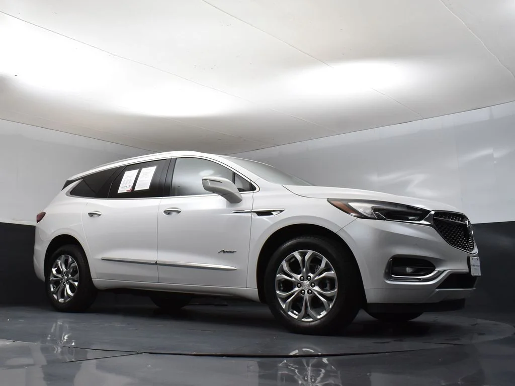 Used 2021 White Frost Buick Avenir image 31