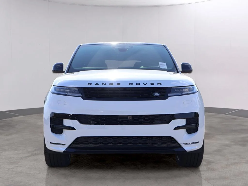 Used 2025 Fuji White Land Rover Dynamic SE image 2