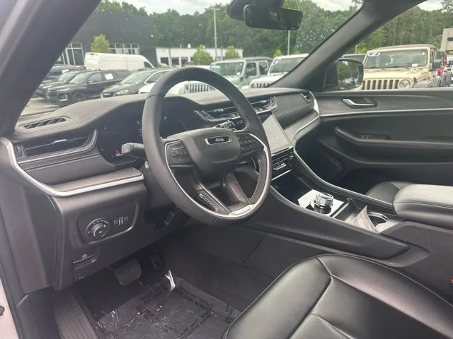Used 2025 Silver Jeep Limited image 11