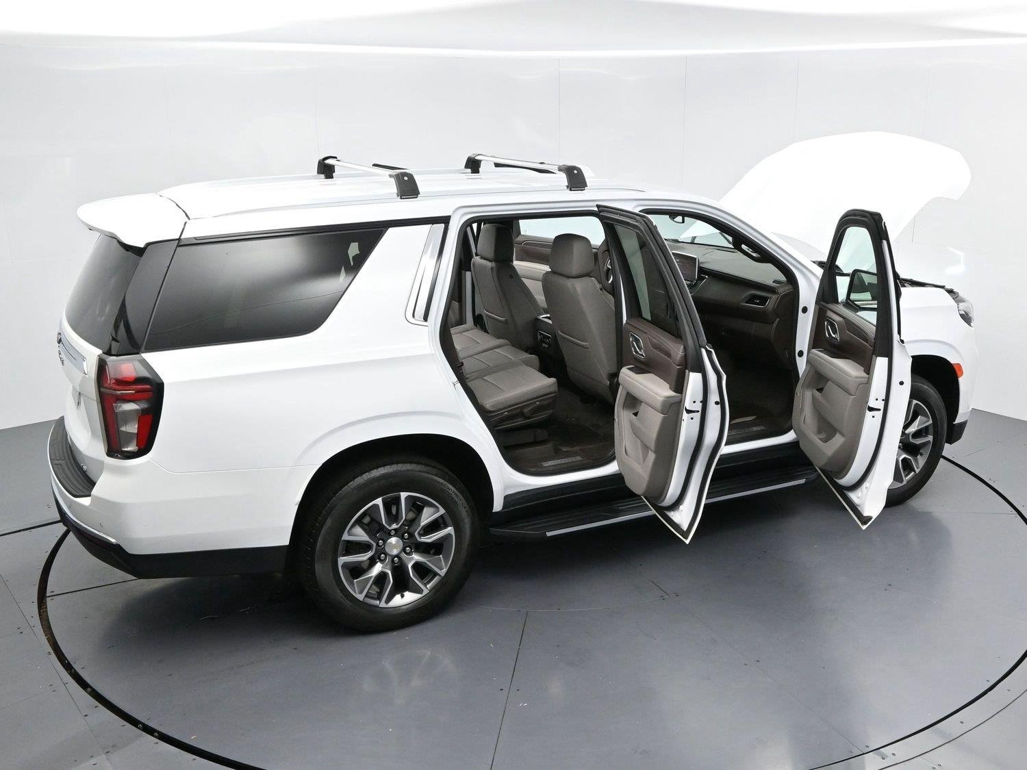 Used 2024 Summit White Chevrolet LT image 39