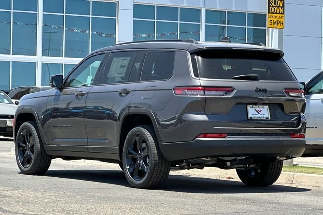 New 2026 Baltic Gray Metallic Clear-Coat Exterior Paint Jeep Limited image 5