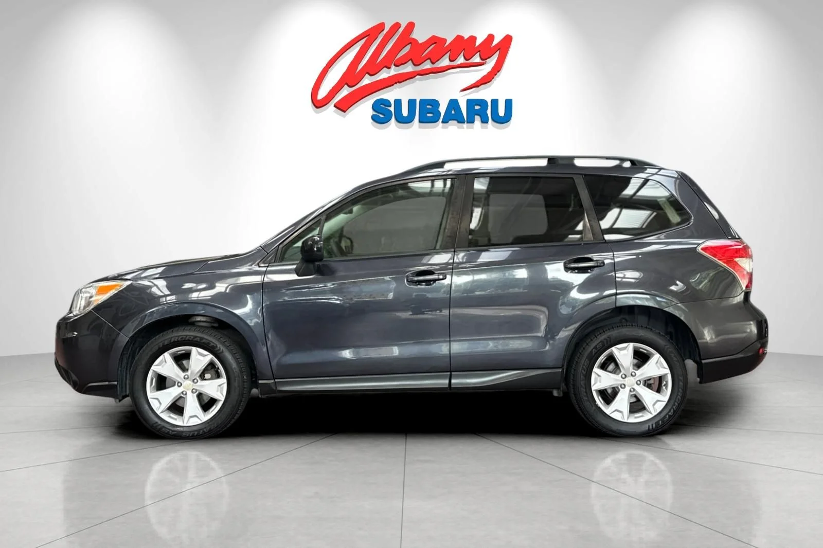 Used 2016 Gray Subaru 2.5i Premium image 8