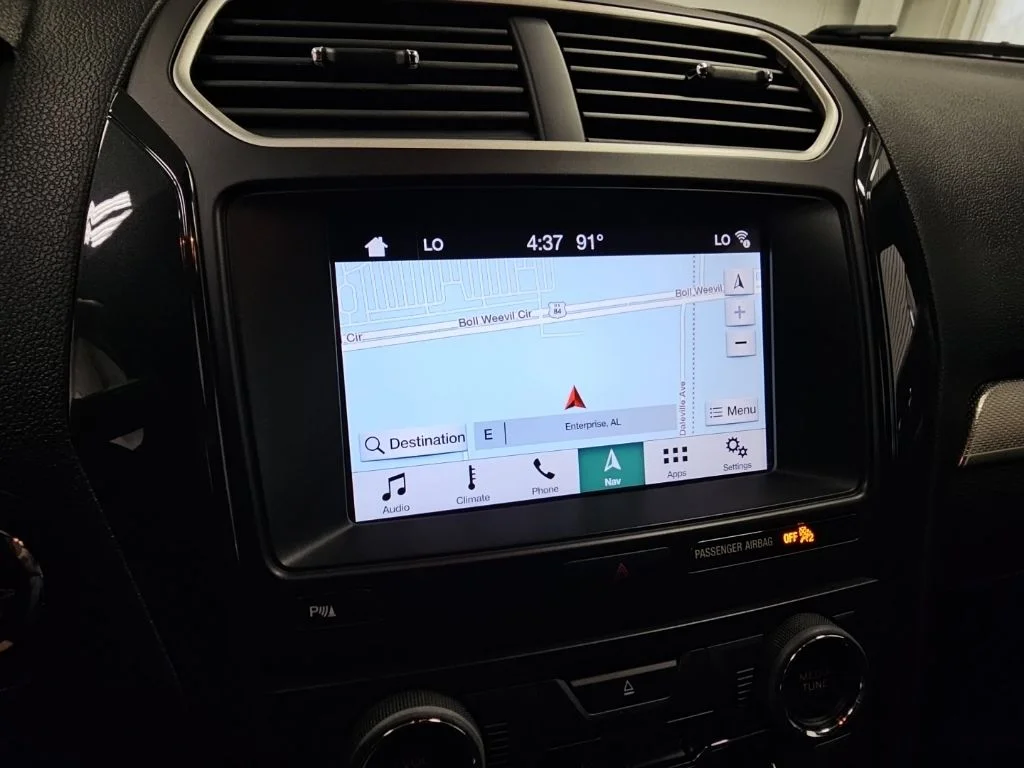 Used 2018 Red Ford XLT image 18