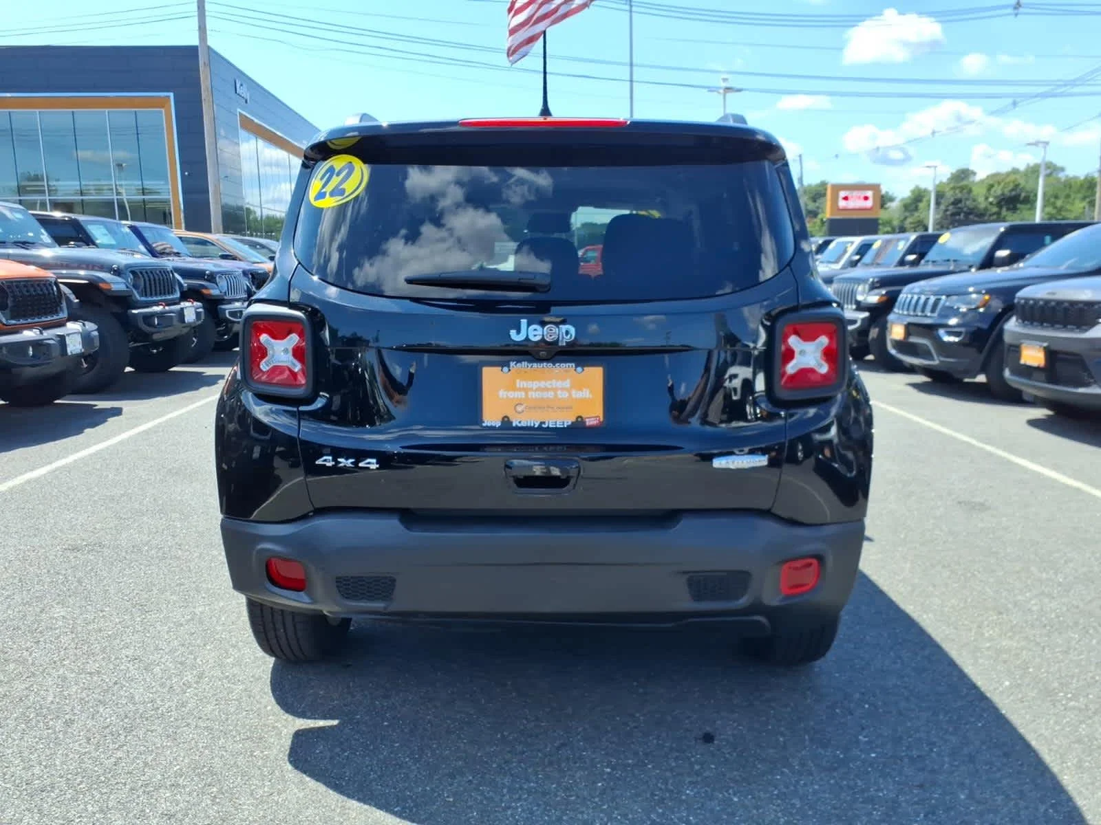 Certified Used 2022 Black Clear Coat Jeep Latitude image 9