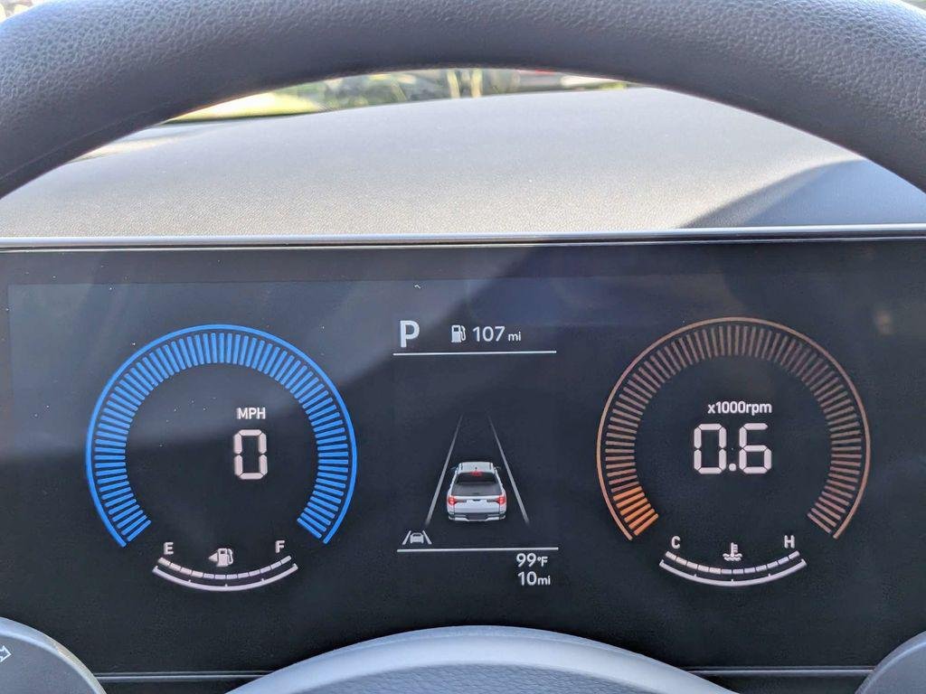 New 2027 Black Hyundai SE FWD image 30