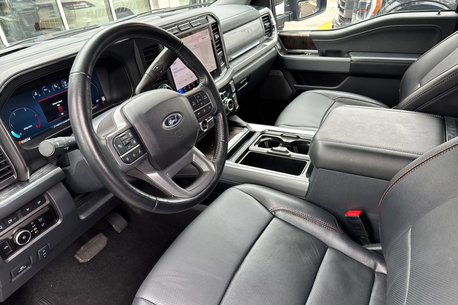 Used 2024 Gray Metallic Ford LARIAT image 10