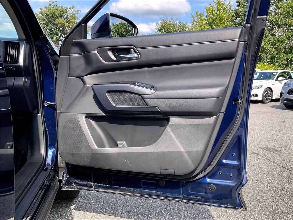 Used 2023 Deep Ocean Blue Pearl Nissan SL image 11