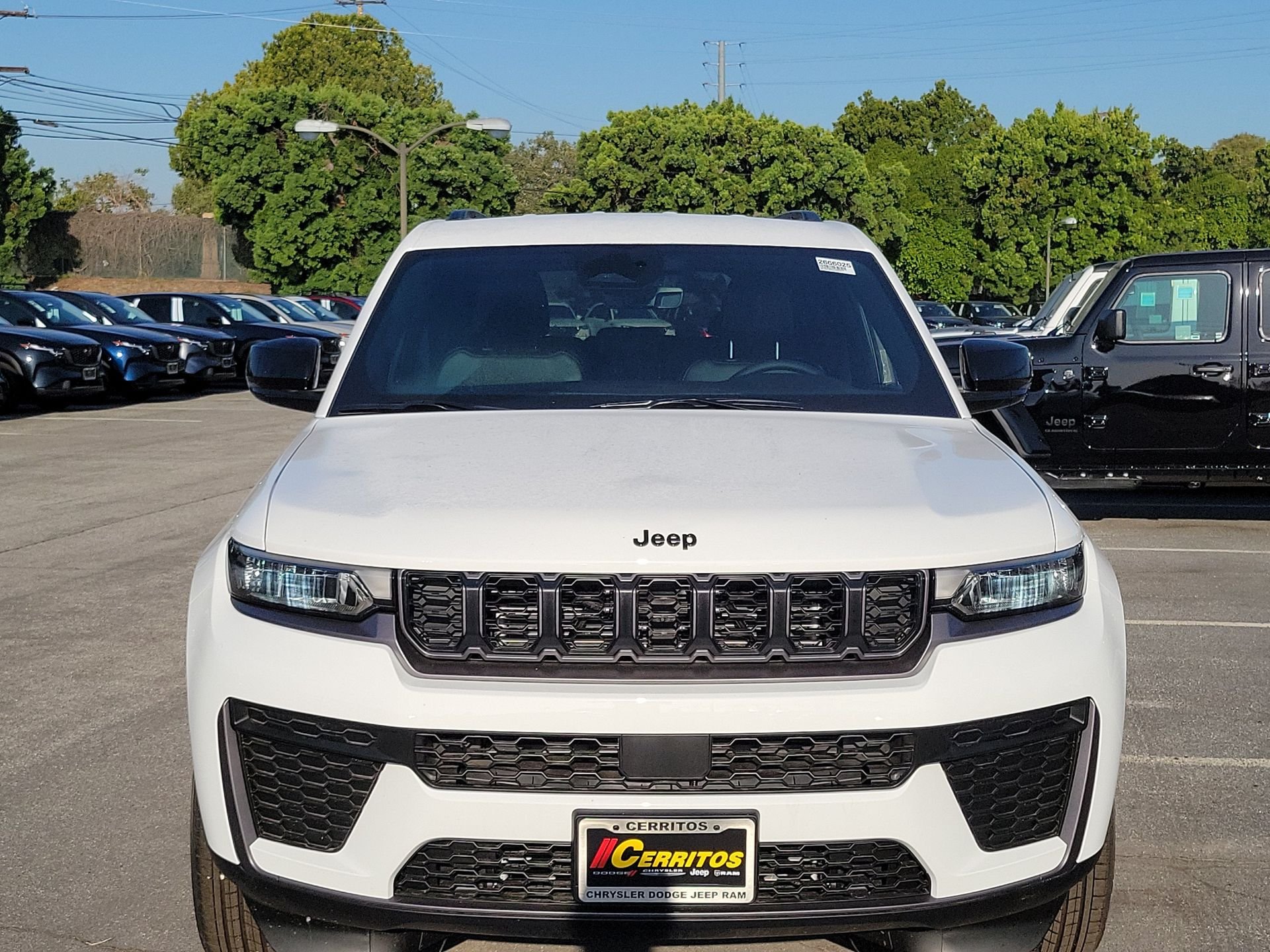 New 2026 Bright White Clear-Coat Exterior Paint Jeep Altitude image 20