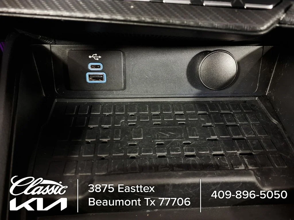 Used 2024 White Ford EcoBoost Premium image 25