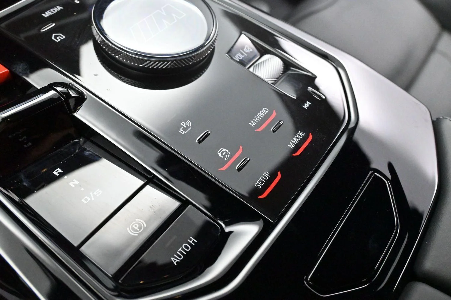 Used 2025 Alpine White BMW Sedan image 26
