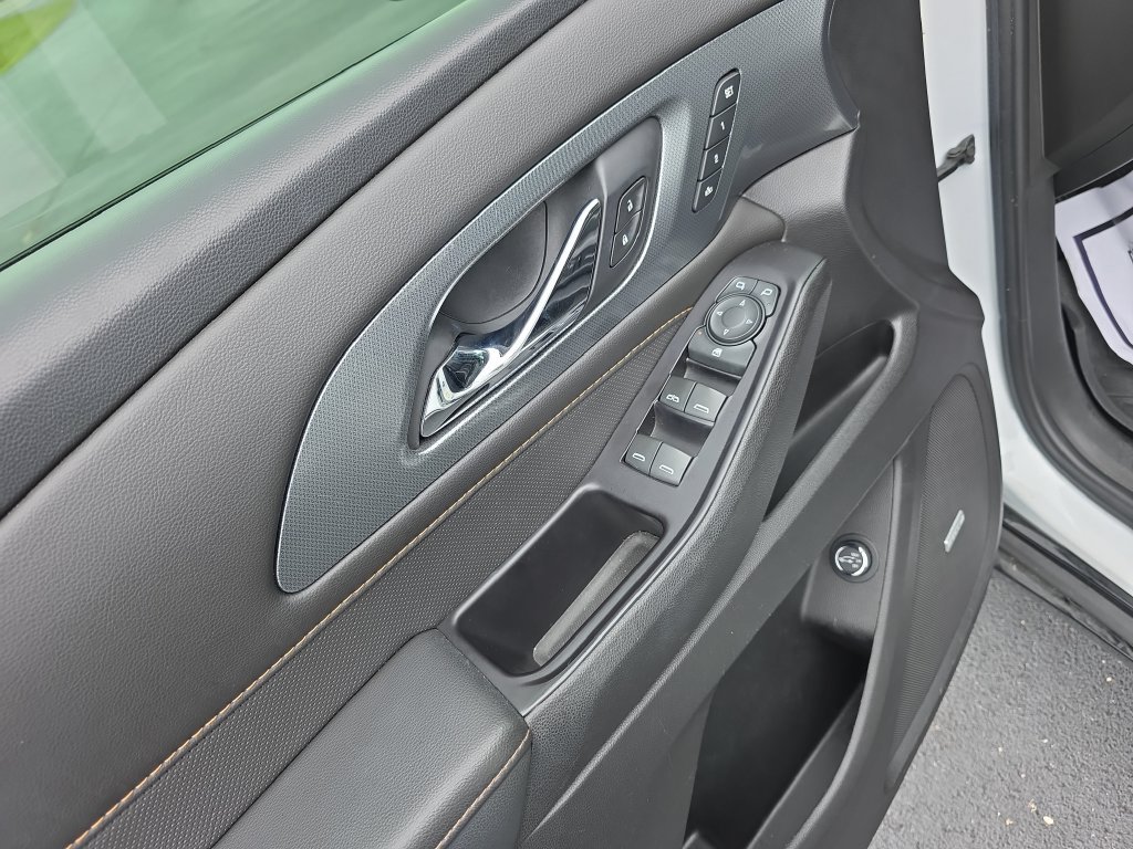 Used 2020 White Chevrolet Premier image 11