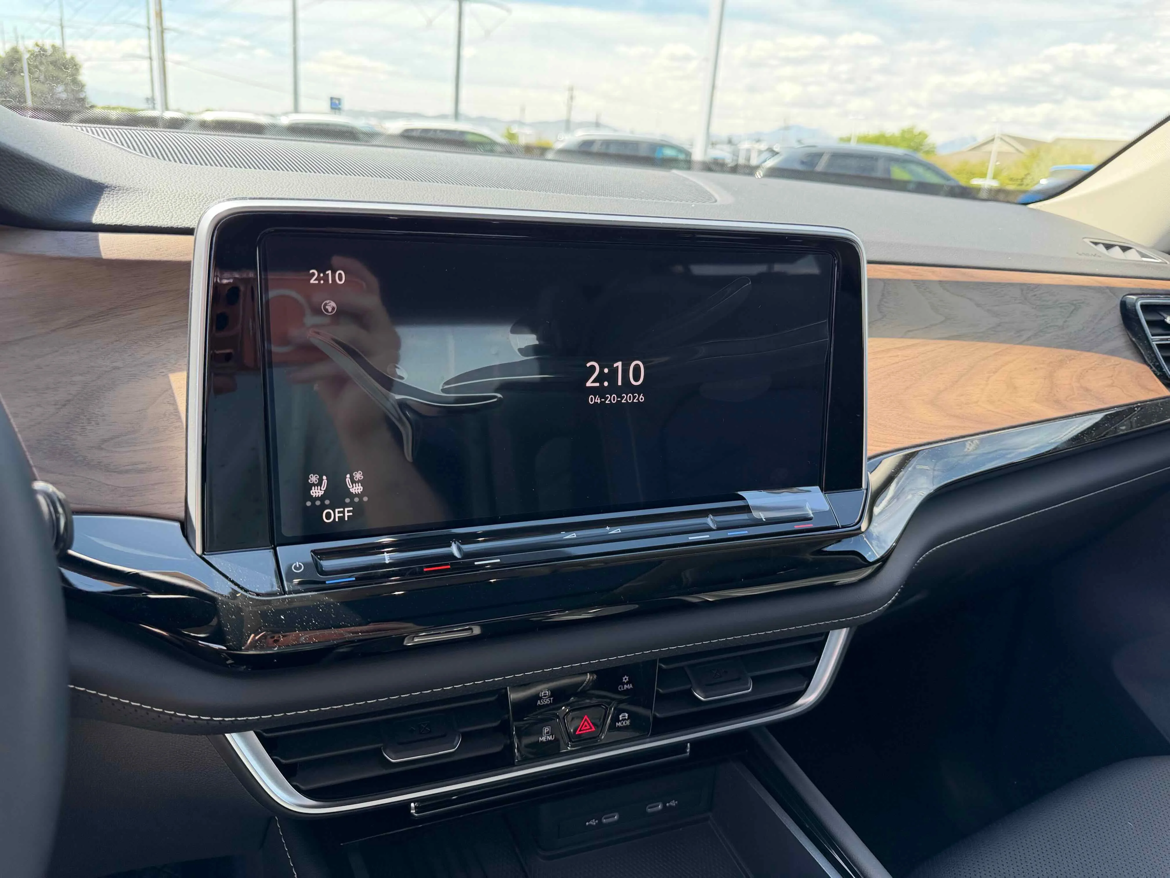 New 2026 Deep Black Volkswagen 2.0T SE w/Technology image 17