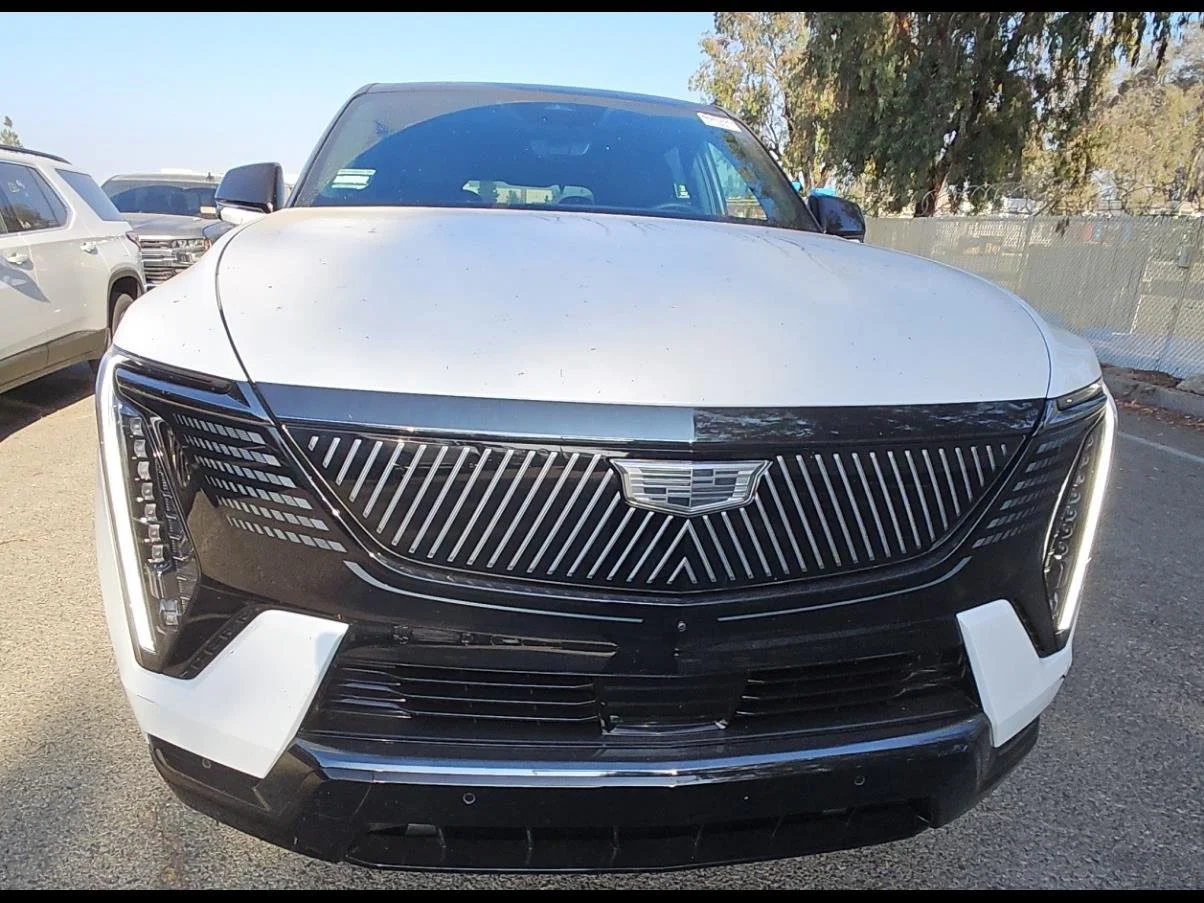 Used 2025 Summit White Cadillac Sport 1 image 16
