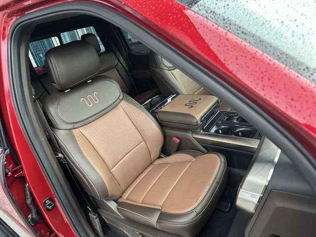 Used 2025  Ford King Ranch image 28