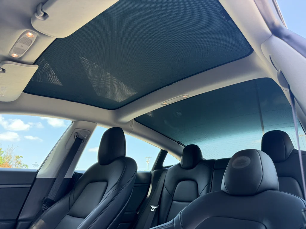 Used 2020  Tesla Standard Range image 23