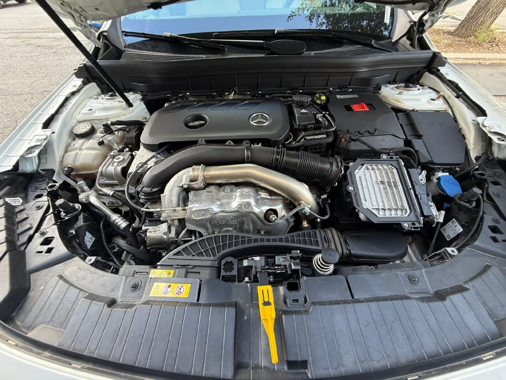 Used 2025  Mercedes-Benz GLB 250 image 20
