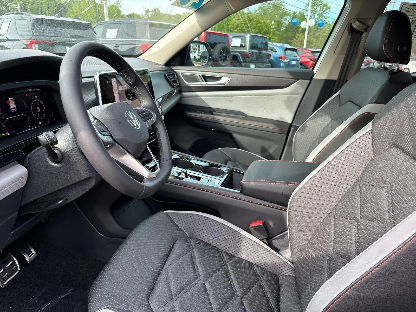 New 2025 Pure White Volkswagen 2.0T Peak Edition image 15