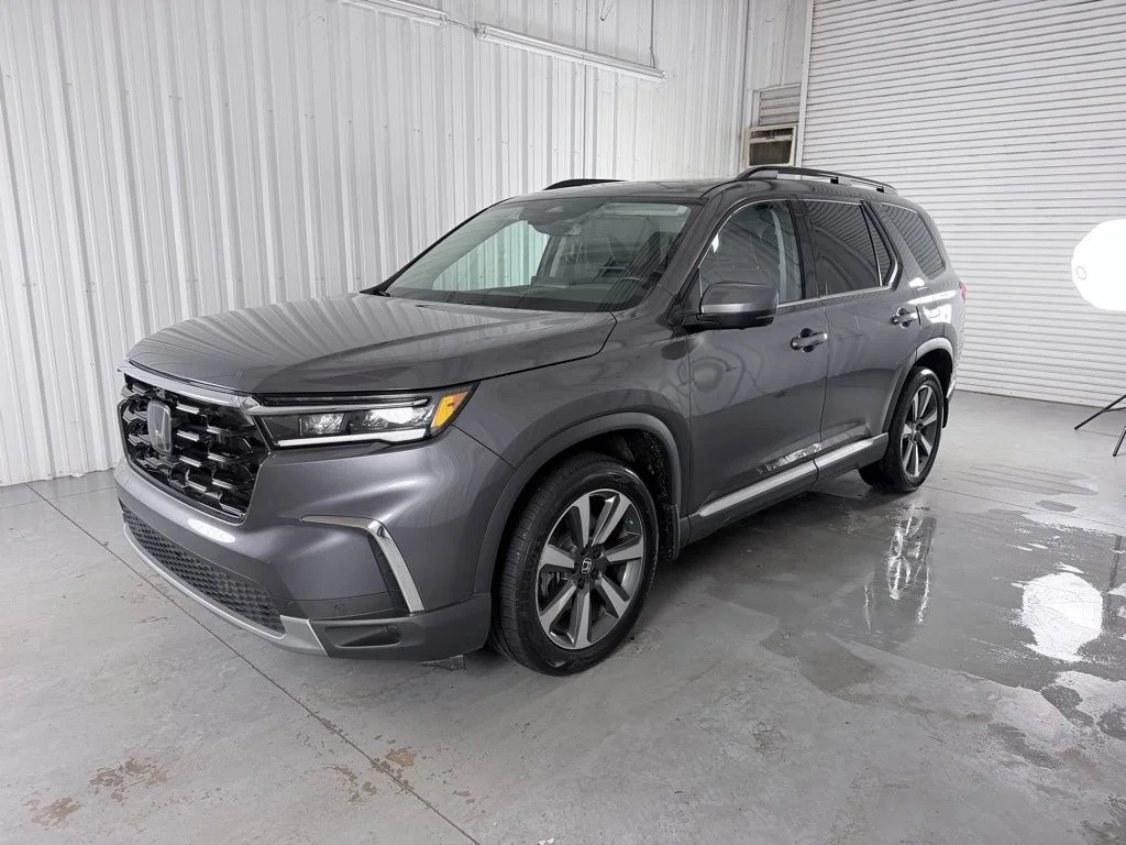 2023 Honda Pilot Elite AWD's photo