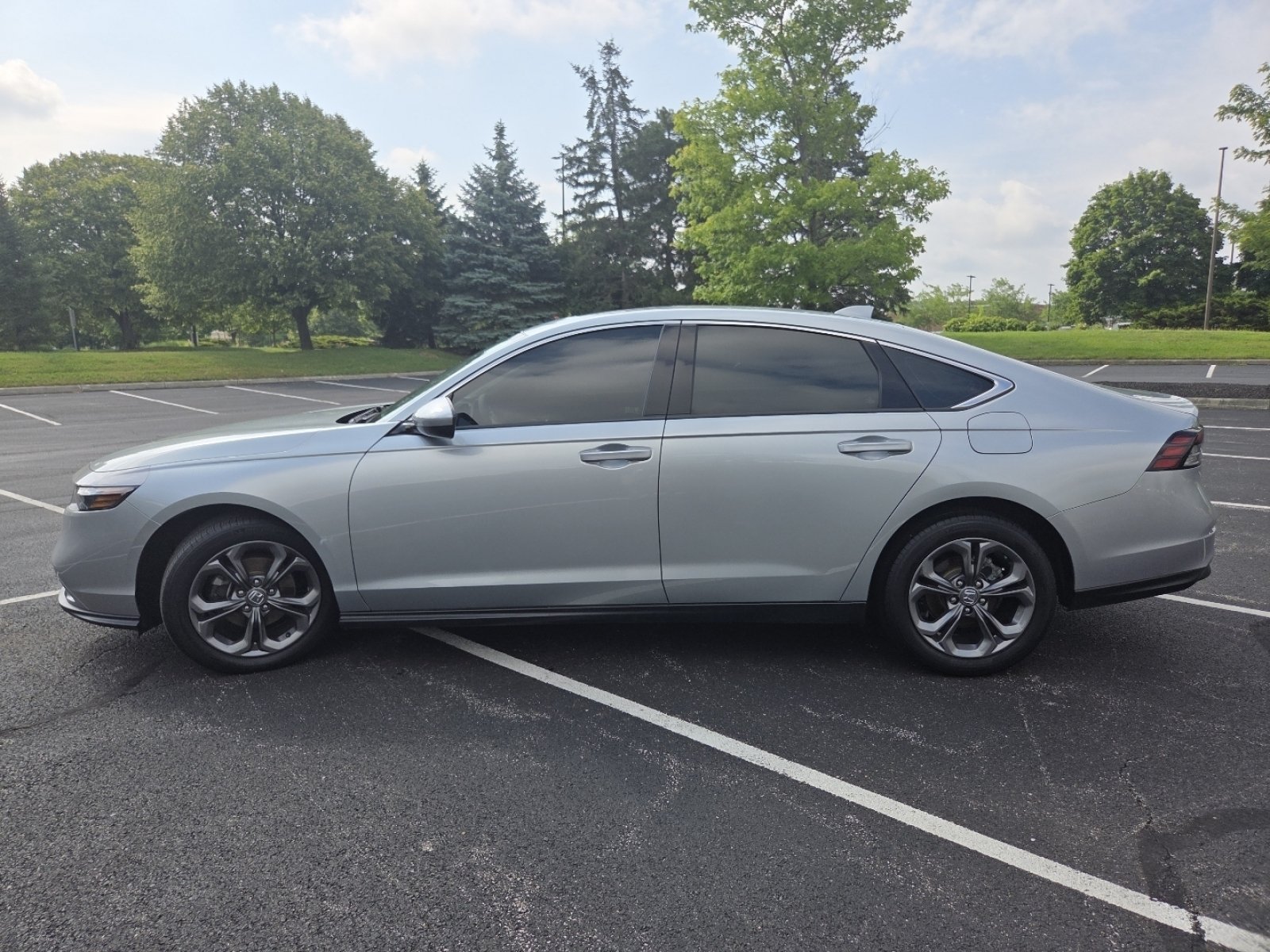 Certified Used 2024 Solar Silver Metallic Honda EX image 17