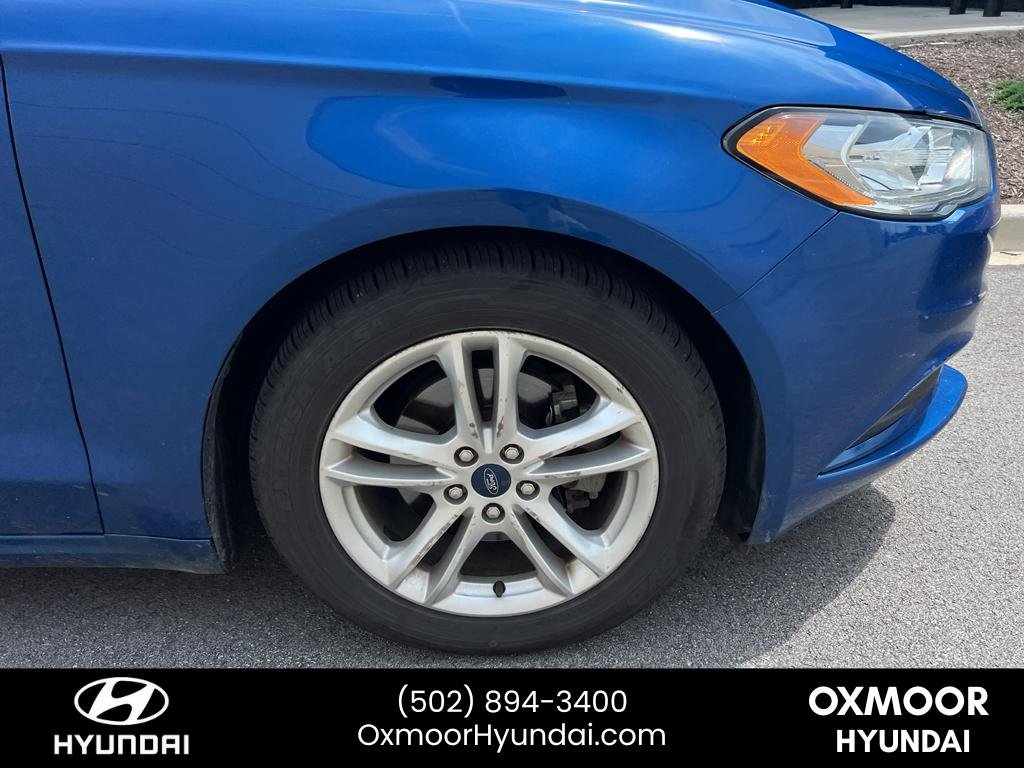 Used 2018 Lightning Blue Ford SE image 3