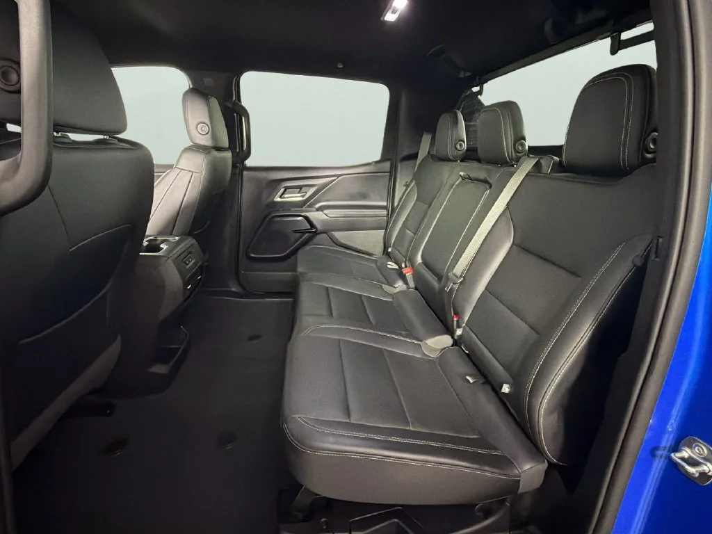 Used 2025 Riptide Blue Metallic Chevrolet LT - Extended Range image 27