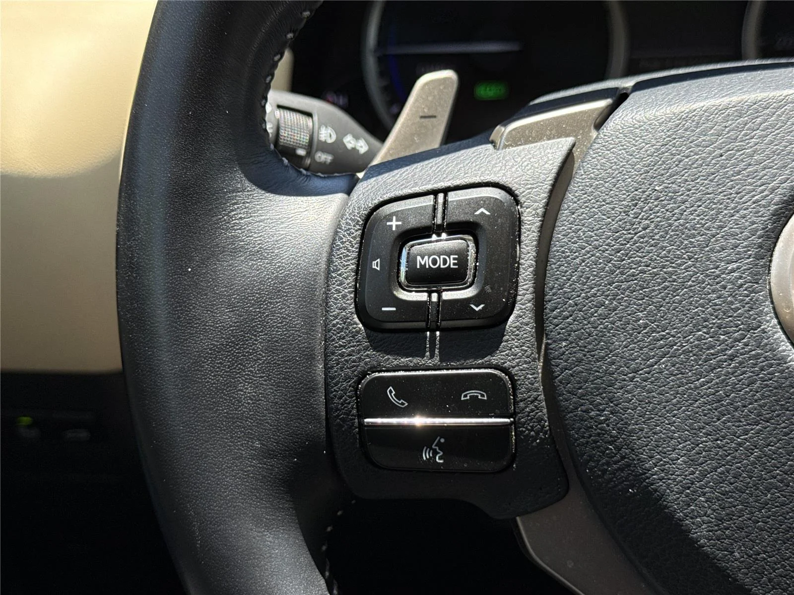 Used 2020 Eminent White Pearl Lexus NX 300h image 30