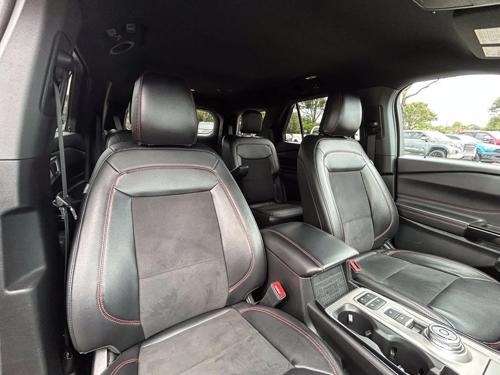 Used 2024 Black Metallic Ford ST-Line image 26