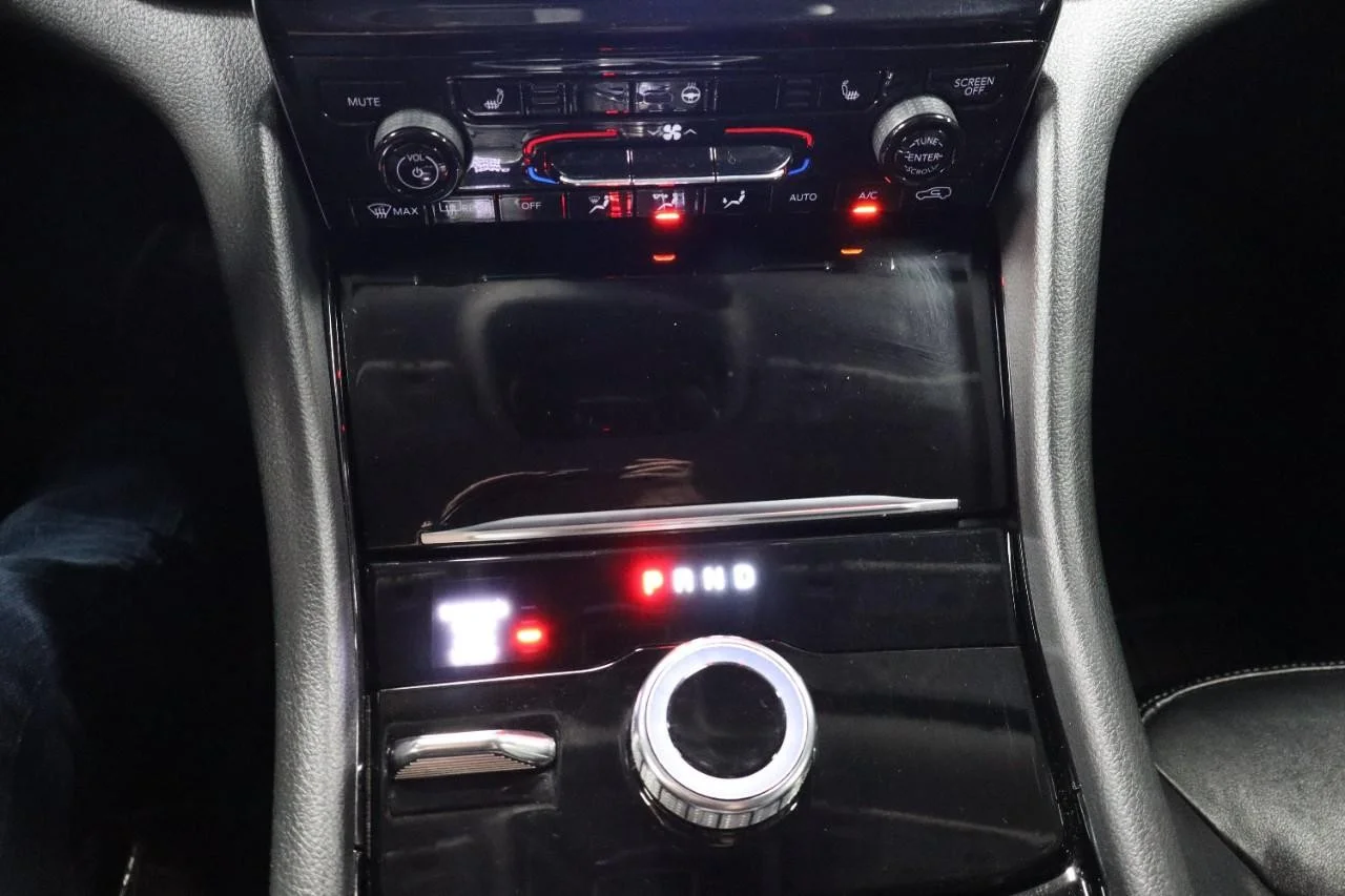 Used 2021 Silver Zynith Jeep Limited image 22