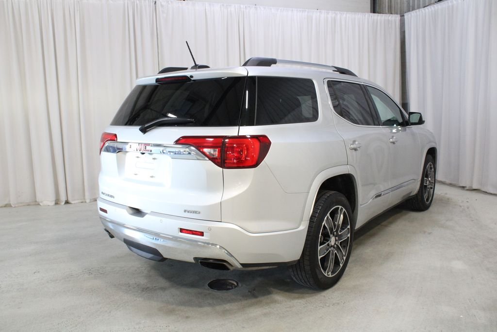 Used 2019 Silver GMC Denali image 29