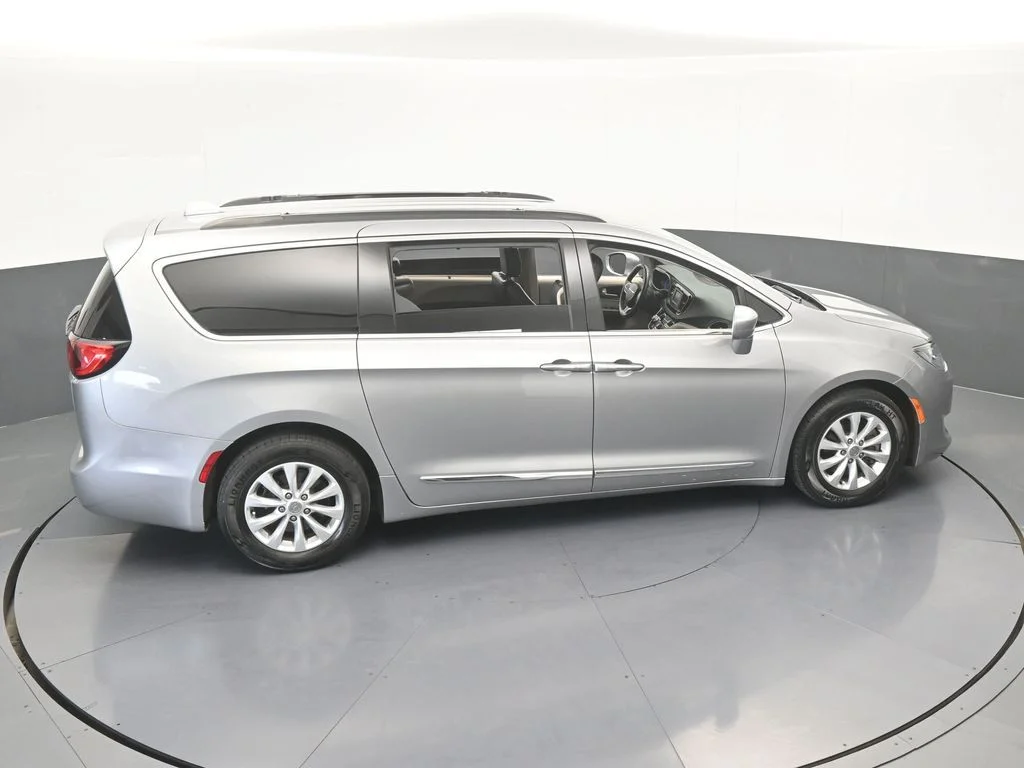 Used 2017 Billet Silver Metallic Clearcoat Chrysler Touring L image 52