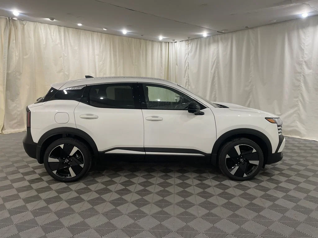 New 2026 Aspen White Tricoat Nissan SR image 5