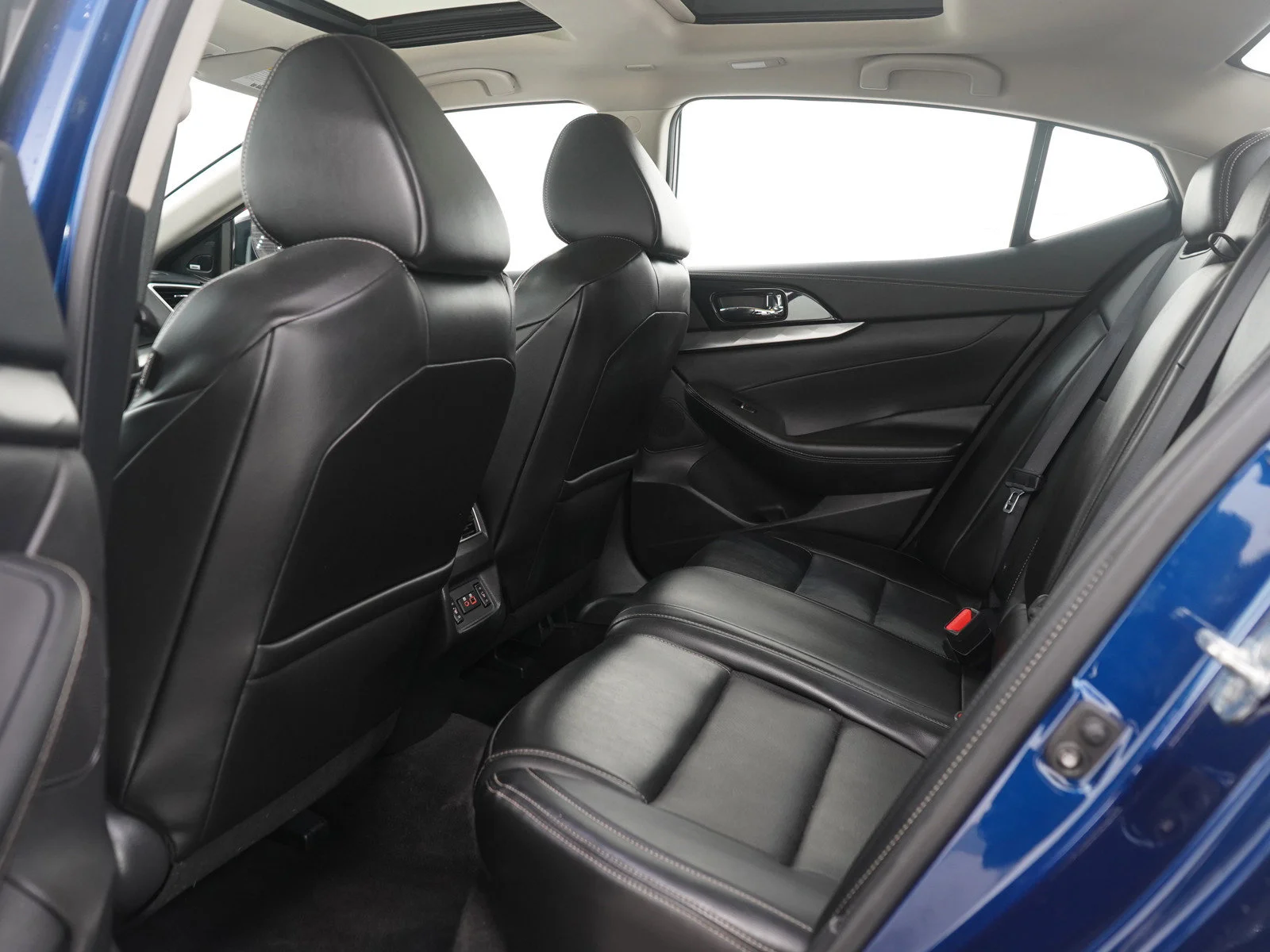 2022 Nissan Maxima SL - Photo 18