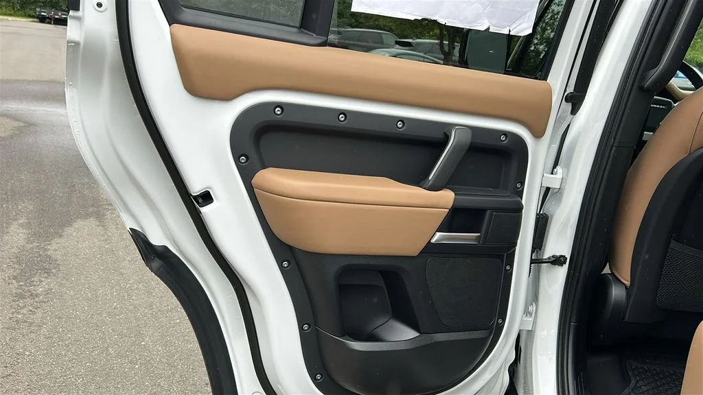 2026 Land Rover Defender S - Photo 22