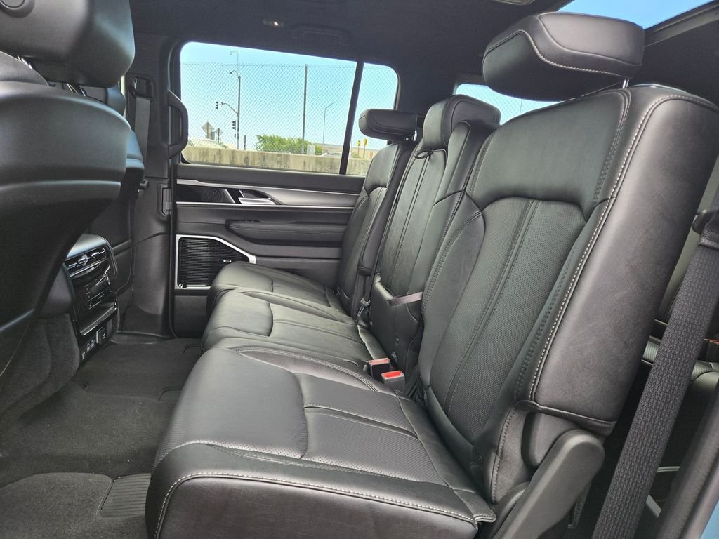New 2026 Steel Blue Exterior Paint Jeep Limited Altitude image 7