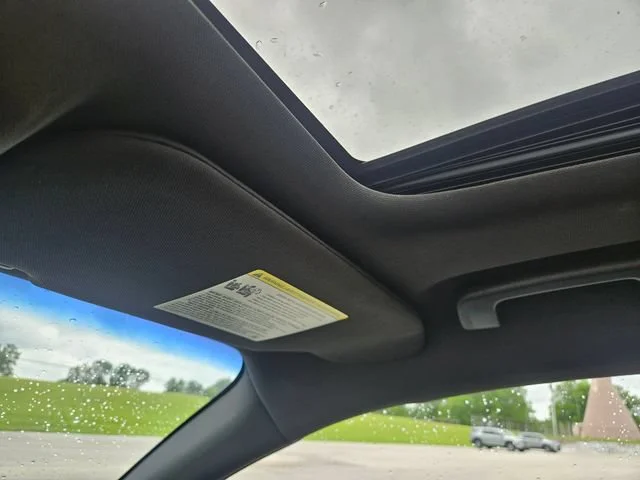 Used 2015 Gray Ford SEL image 21