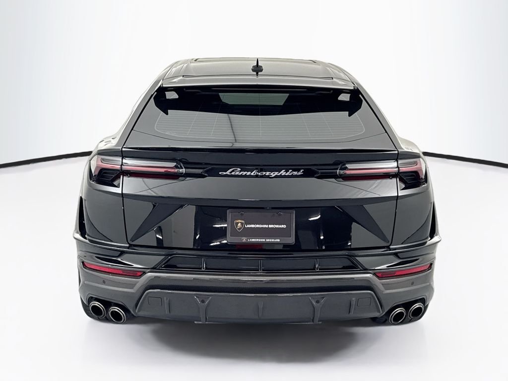 Used 2024  Lamborghini Performante image 6