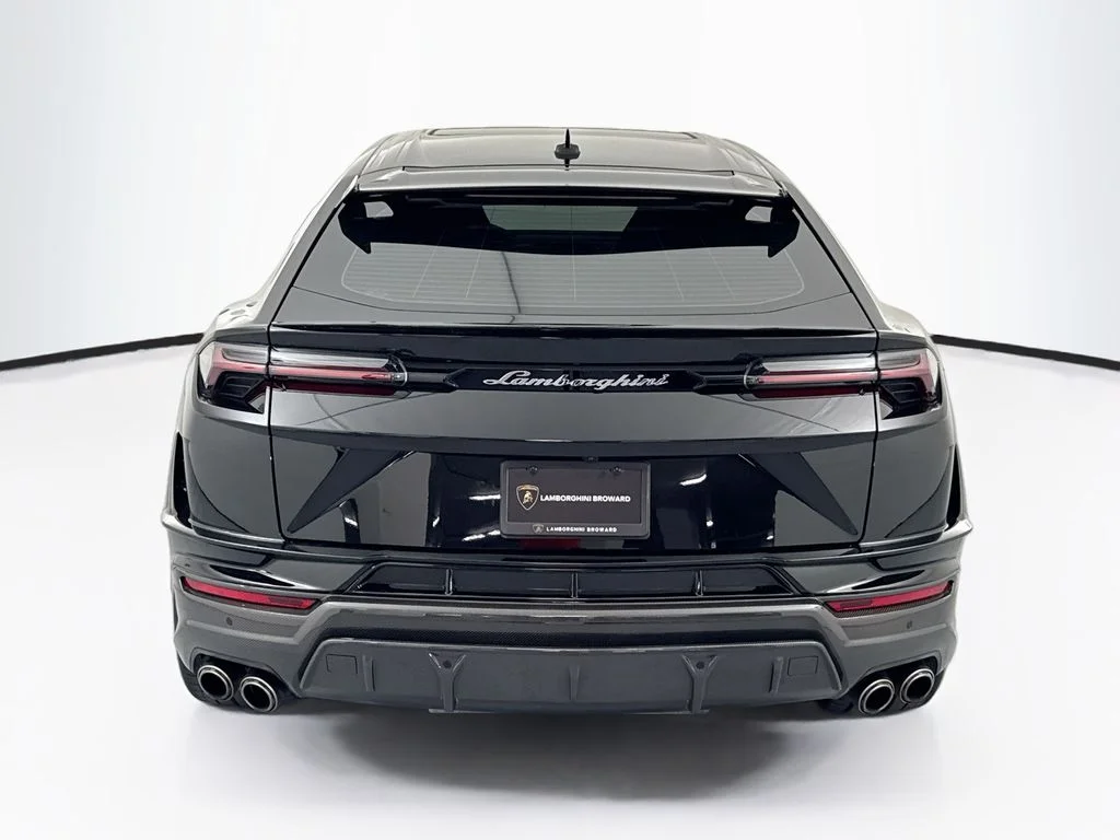 Used 2024  Lamborghini Performante image 6