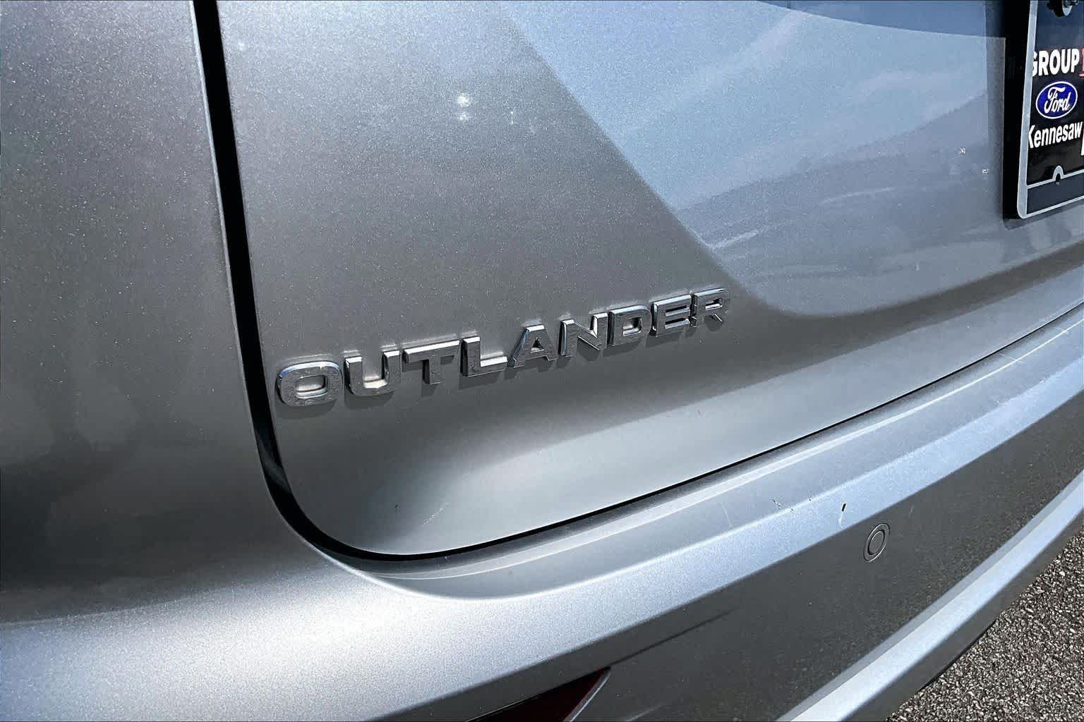 Used 2022 Alloy Silver Metallic Mitsubishi SE image 30