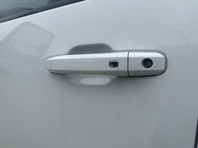 Used 2024 White GMC AT4 image 56