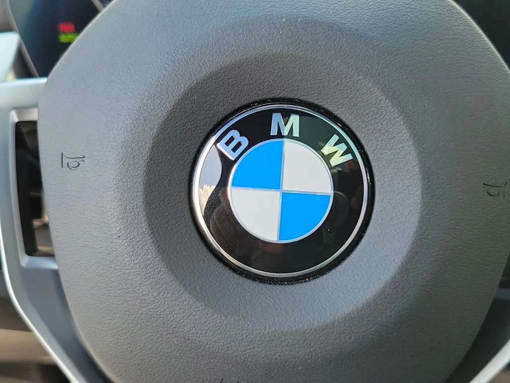Used 2026 White BMW xDrive28i image 38