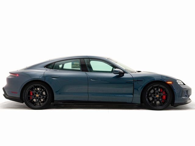 2025 Porsche Taycan GTS - Photo 36