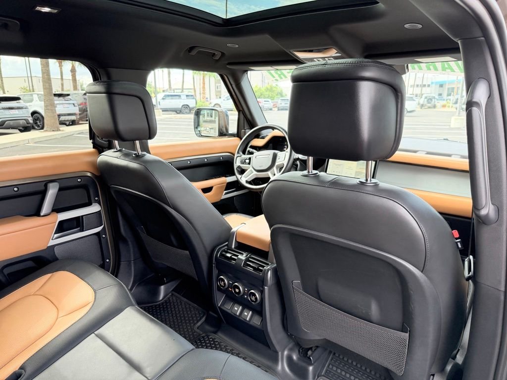 Used 2024 Brown Land Rover X-Dynamic SE image 9