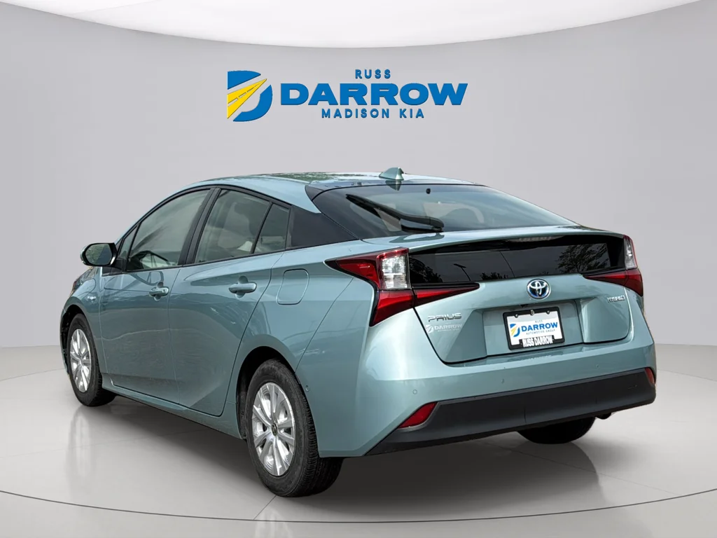 Used 2022 Pearl Toyota LE image 3