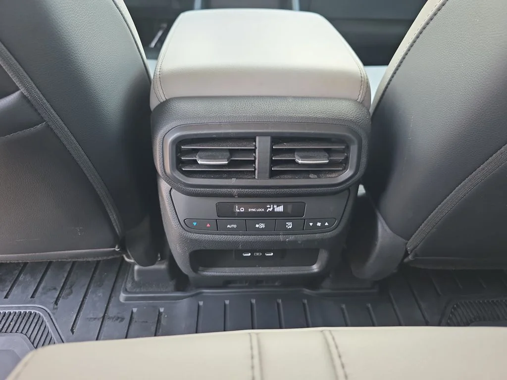 Used 2025 Lunar Silver Metallic Honda EX-L image 24