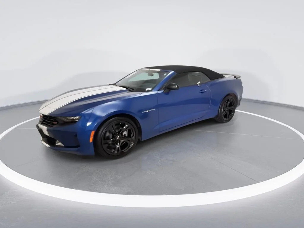 Used 2023 Blue Chevrolet 3LT image 4
