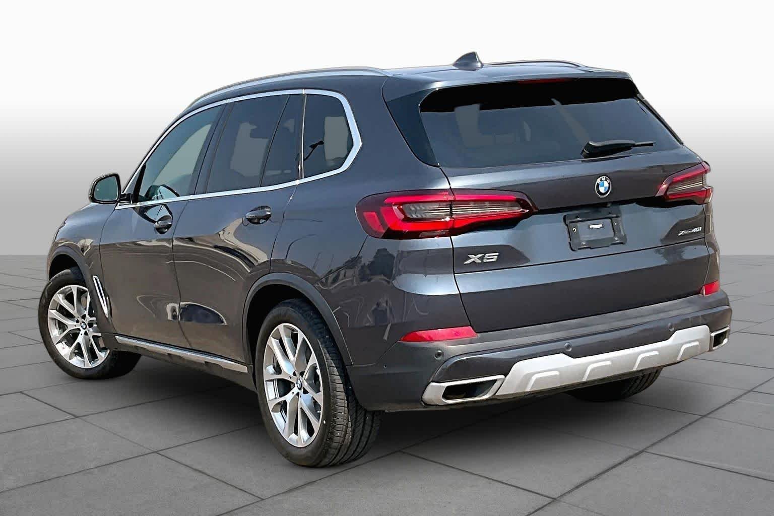 Used 2021 Arctic Gray Metallic BMW xDrive40i image 12