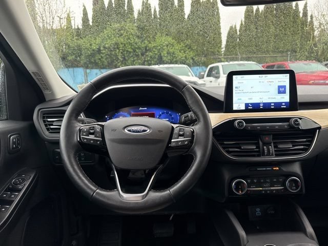 Used 2022 Black Metallic Ford Titanium image 18